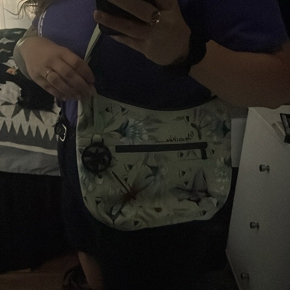 Anushka hand painted bag - Picture 4 of 4